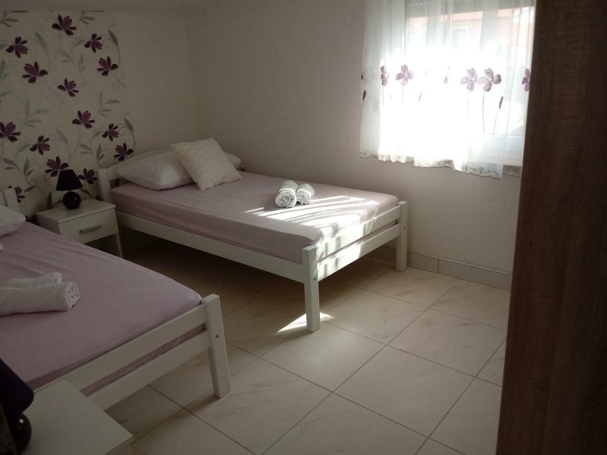 Apartmani Fran Vir Exteriér fotografie